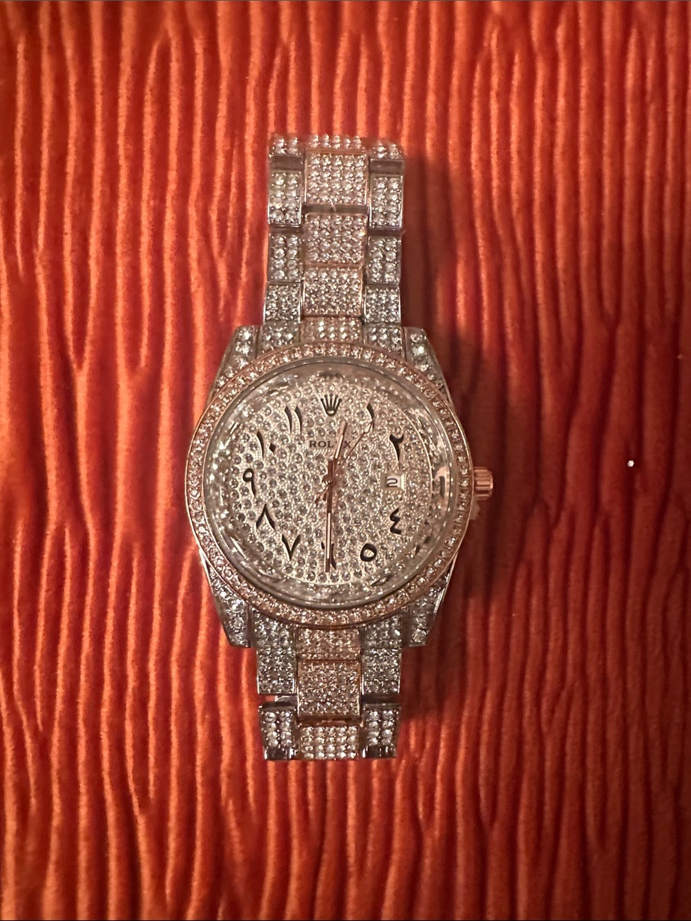 Luxury stylist Men's Watch in Silver and Gold..